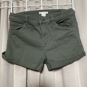 H&M khaki green shorts size 6